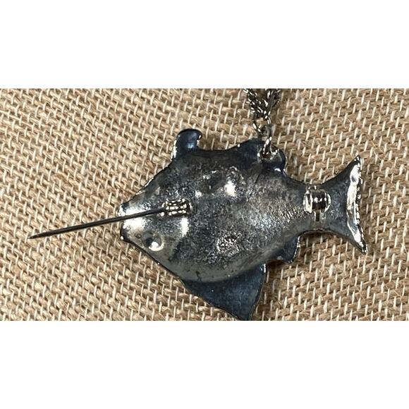 Vintage Fish Brooch Pin Silver Tone With Faux Pearls Glass Dangle Drop - Picture 5 of 8